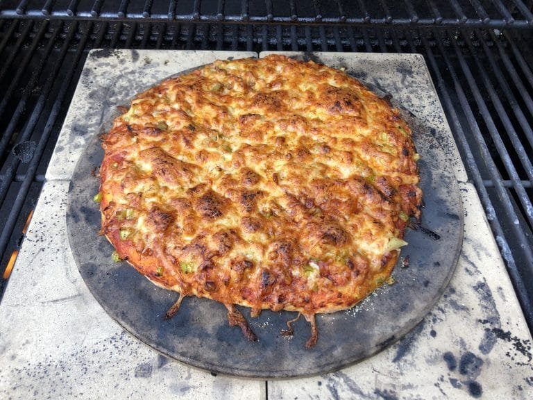 How to cook a perfect pizza on the grill