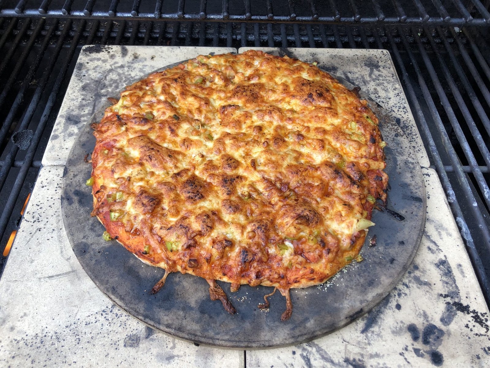 How to cook a perfect pizza on the grill